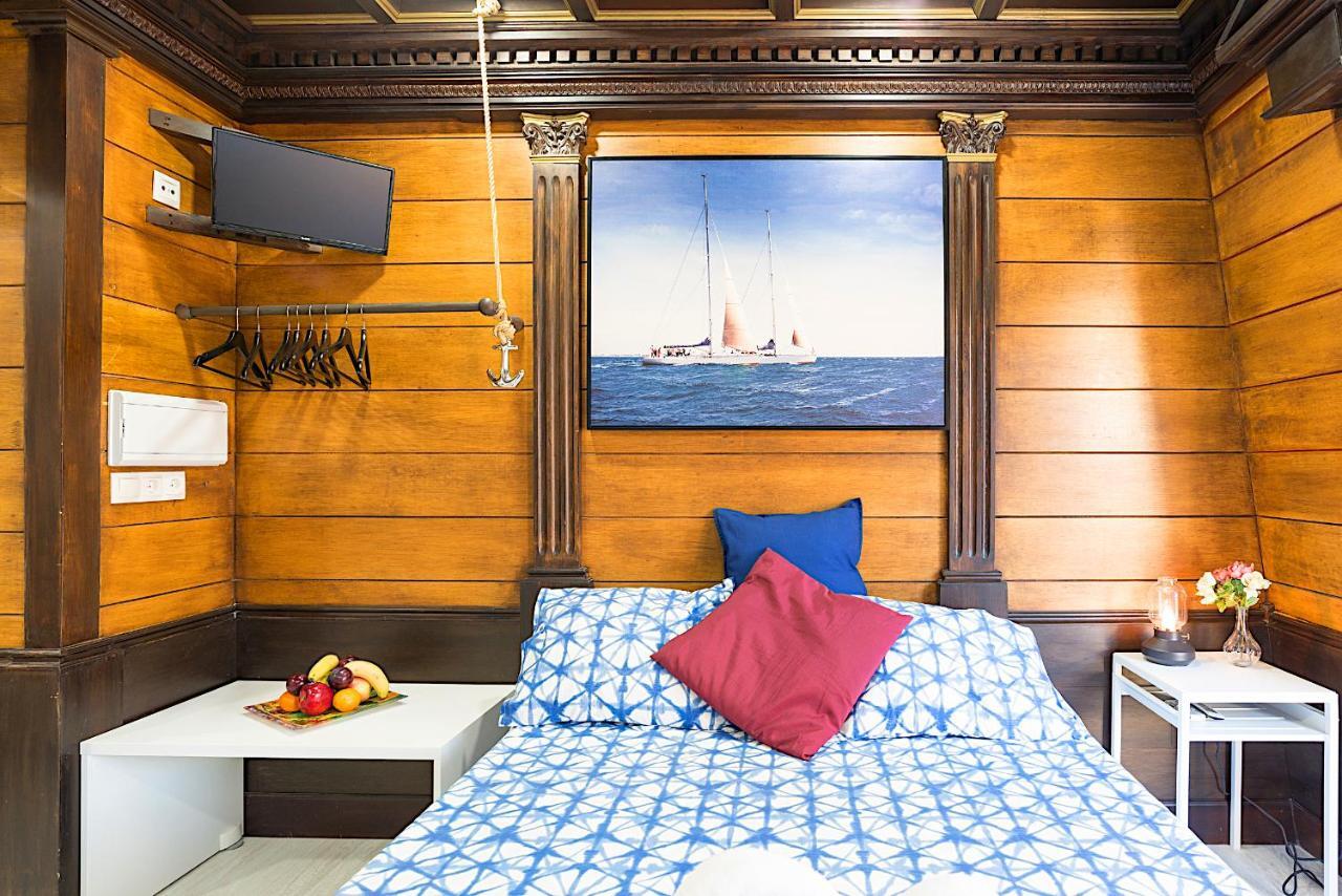 Citycenter Pirates Room, Young People Only Málaga Eksteriør bilde